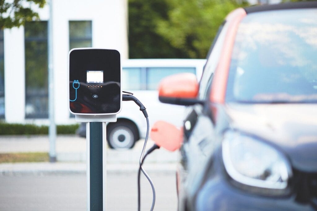 5 avantages des cartes de recharge pour les voitures électriques