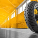 Pression pneu moto : valeurs avant/arrière et méthode fiable pour vérifier